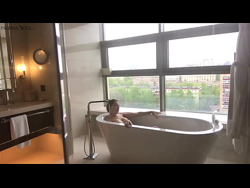 ❤️ عزیزم فوق العاده با شور و شوق بیدمشک خود را در حمام تکان می دهد ️ فوق پورن در پورنو fa.xxxpornolive.ru ❌️